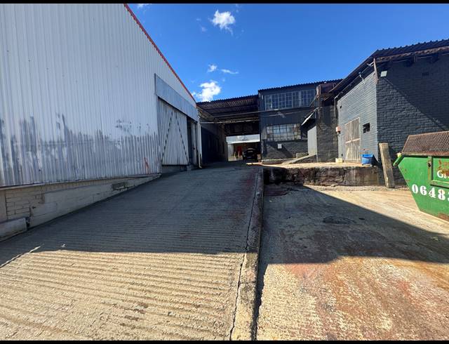 715M² WAREHOUSE TO LET IN WYNBERG